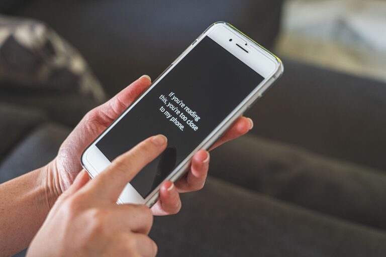 Smartphone Settings That Make Text Easier to Read