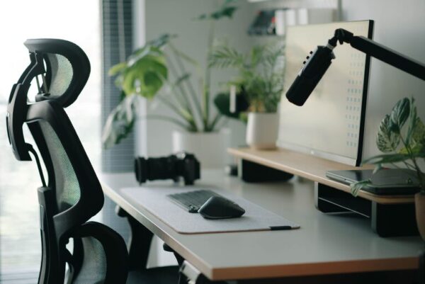 Creating a Comfortable Home Workspace for Screen Time