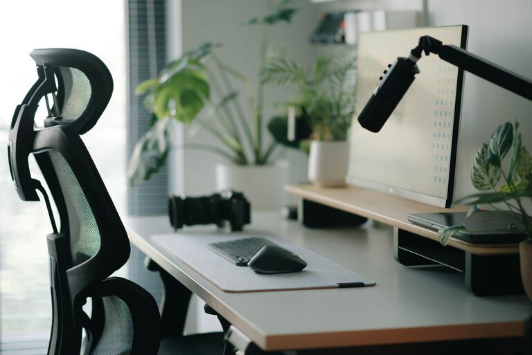 Creating a Comfortable Home Workspace for Screen Time